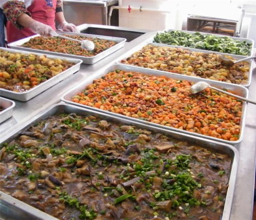 千喜鶴餐飲 值得信賴的食堂承包專家，以專業(yè)服務(wù)深耕廣東市場(chǎng)